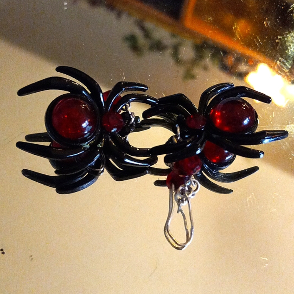 Glass blackwidows earrings